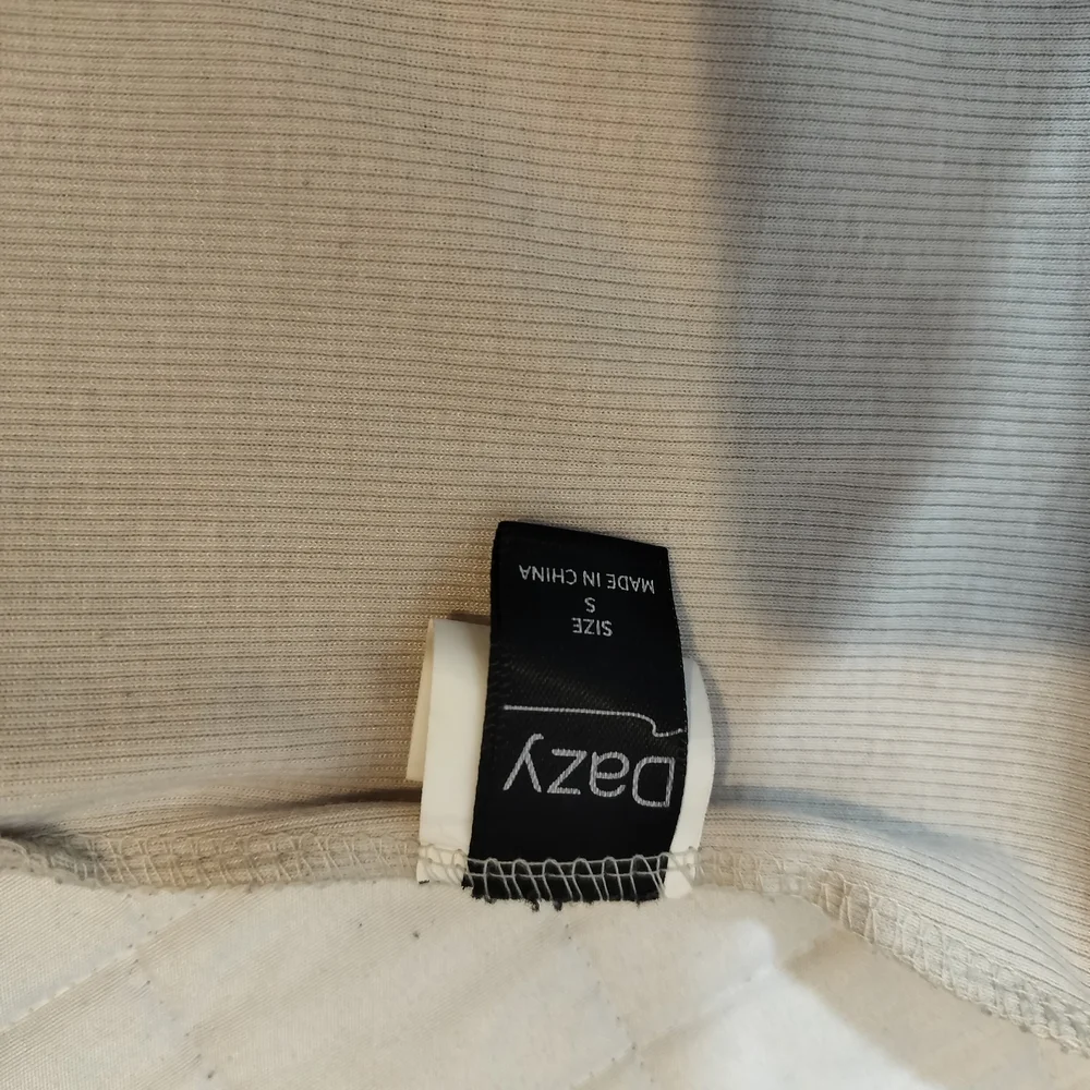 Vintage Graphic Crop Top - Cream - Picture 6 of 6